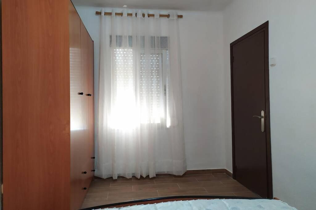 Una Llar Amb Vista A L'Ampolla Zewnętrze zdjęcie